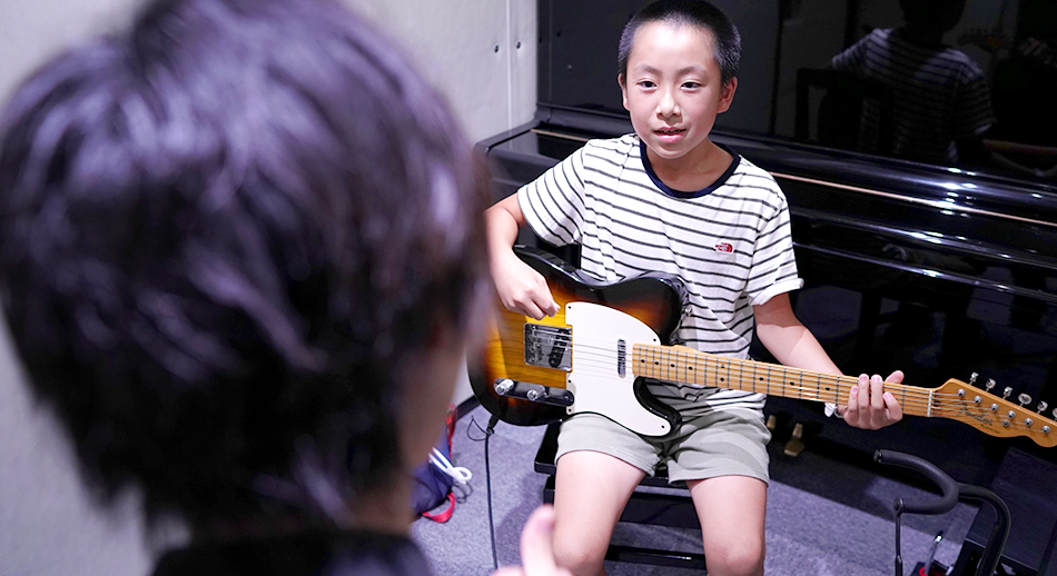 キッズギターコース 愛媛県松山市の子どもの音楽教室 こどもウレタノ